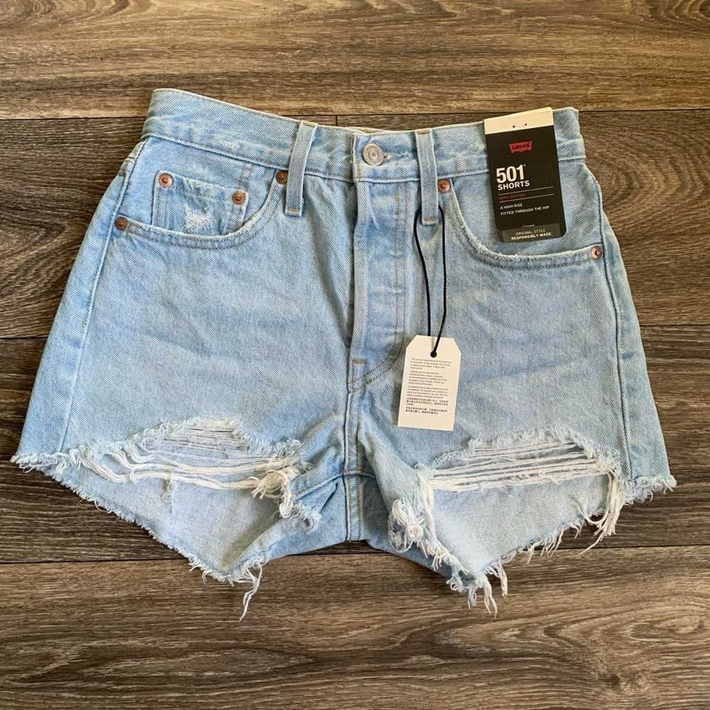 Levi's Women's Shorts Size 24 - Picture 3 of 9